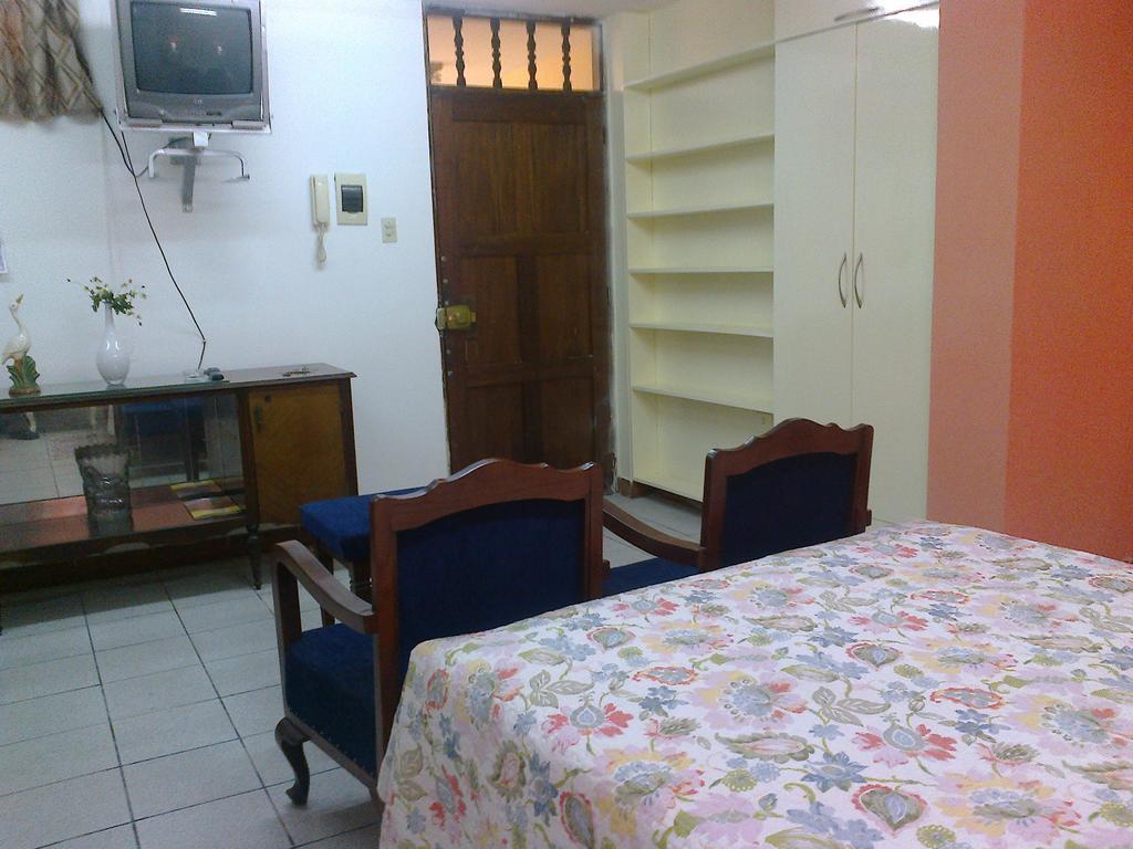 Strenua Santa Maria Suites Trujillo Rom bilde