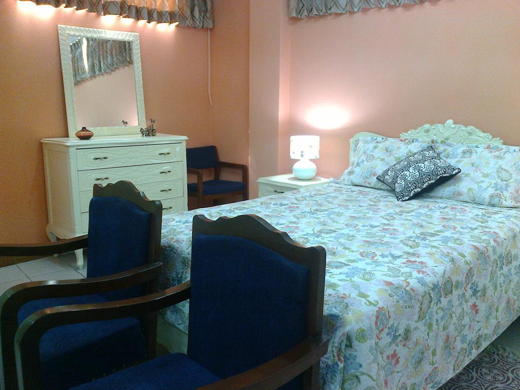 Strenua Santa Maria Suites Trujillo Rom bilde