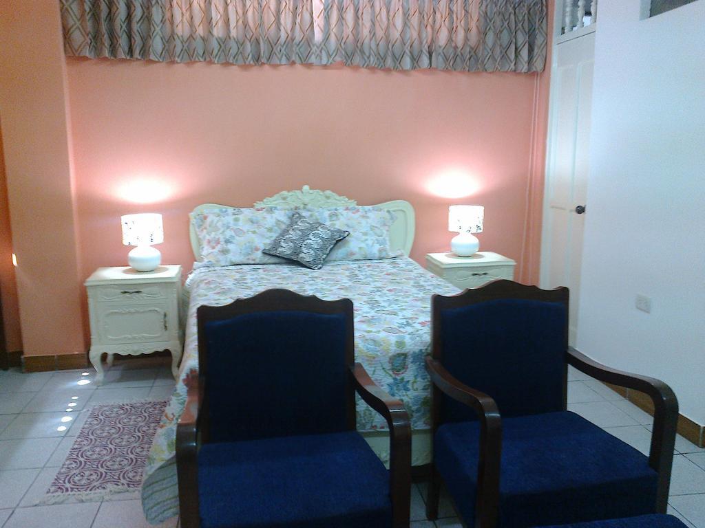 Strenua Santa Maria Suites Trujillo Rom bilde