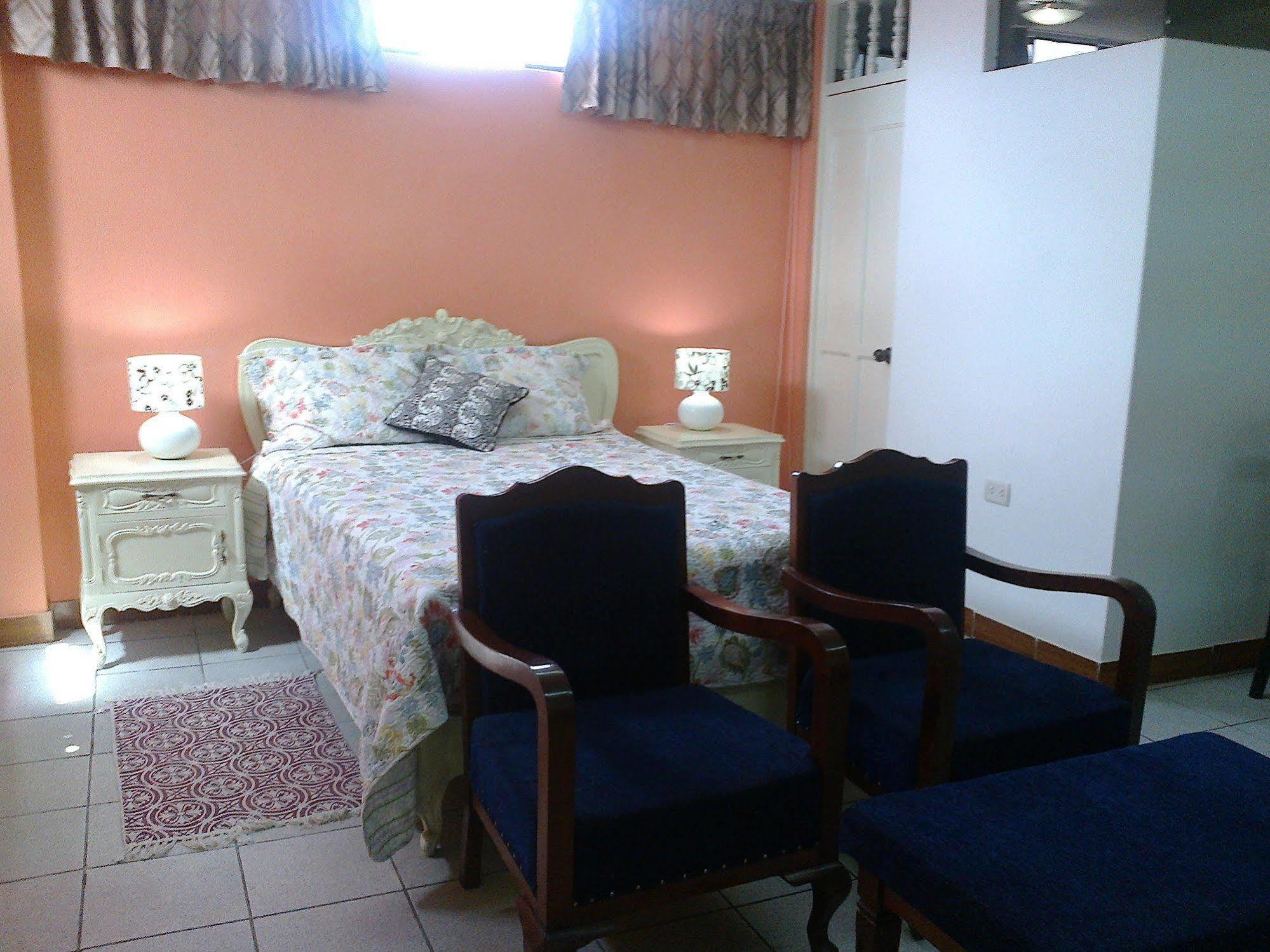 Strenua Santa Maria Suites Trujillo Eksteriør bilde