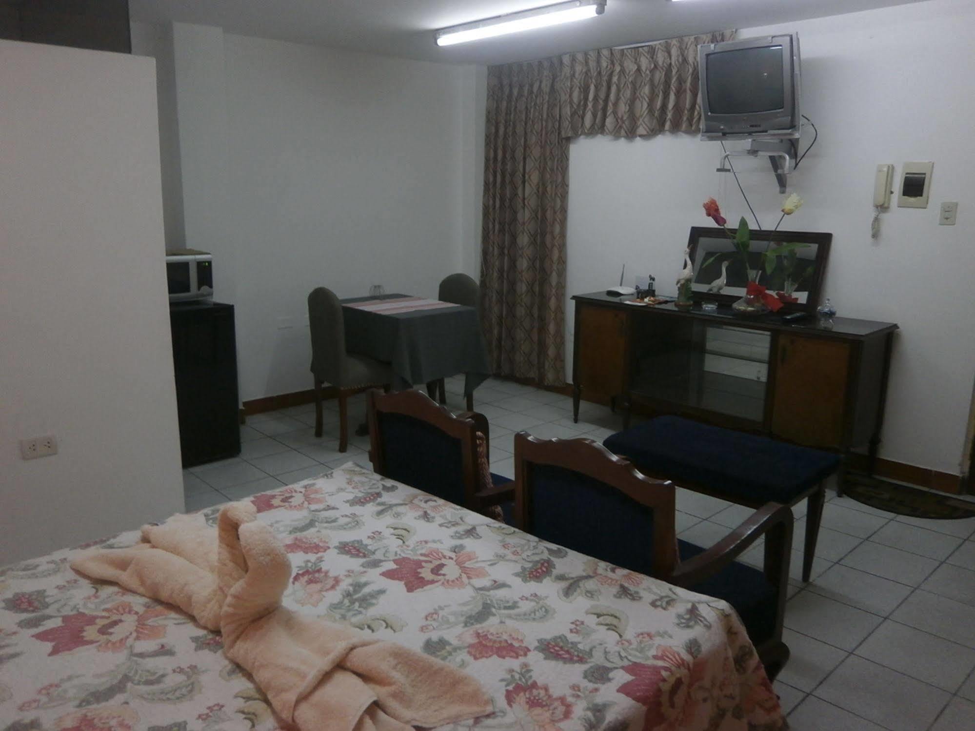 Strenua Santa Maria Suites Trujillo Eksteriør bilde