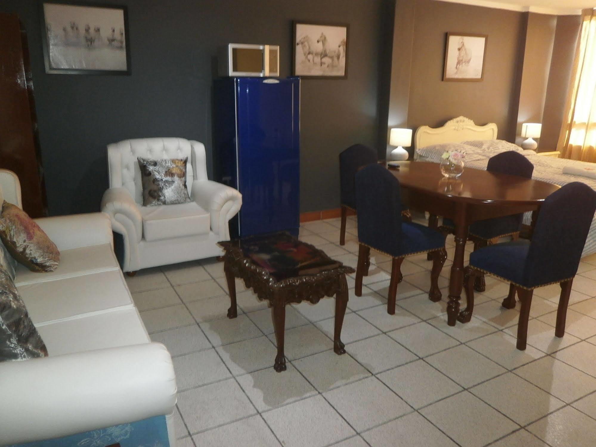 Strenua Santa Maria Suites Trujillo Eksteriør bilde